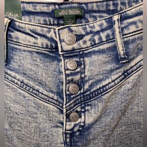 BRAND NEW! Wild Fable Acid Wash High Rise Skinny Jeans • Button Fly • Size 4
